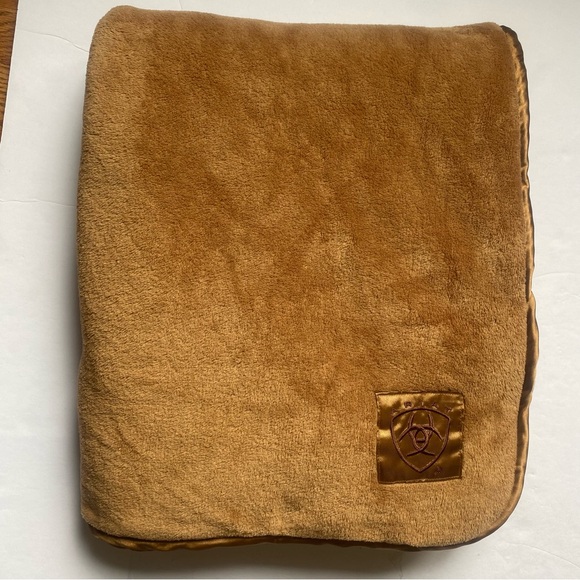 Ariat Other - Ariat Gold Plush Throw Blanket with Embroidered Logo